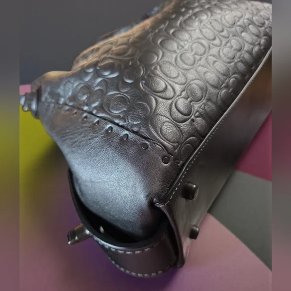 COACH Edie 31 2018 Signature Leather Shoulder Bag In EUC - Picture 9 of 12